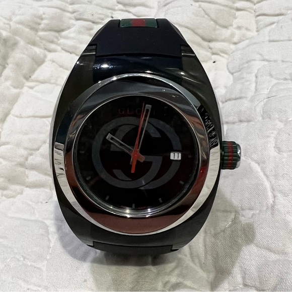Gucci Unisex Sync Rubber Strap Sport Watch - Picture 3 of 9